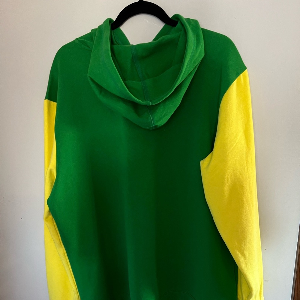 Logo Athletic Vibrant Green with Yellow Accent